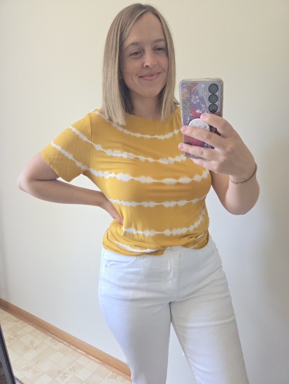 Old Navy Mustard Tie-Dye Short Sleeve Tee Shirt - Women Luxe - Picture 3 of 12